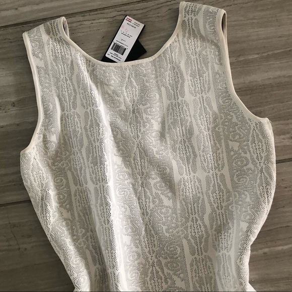 Stunning Fitted Dress - Picture 6 of 8